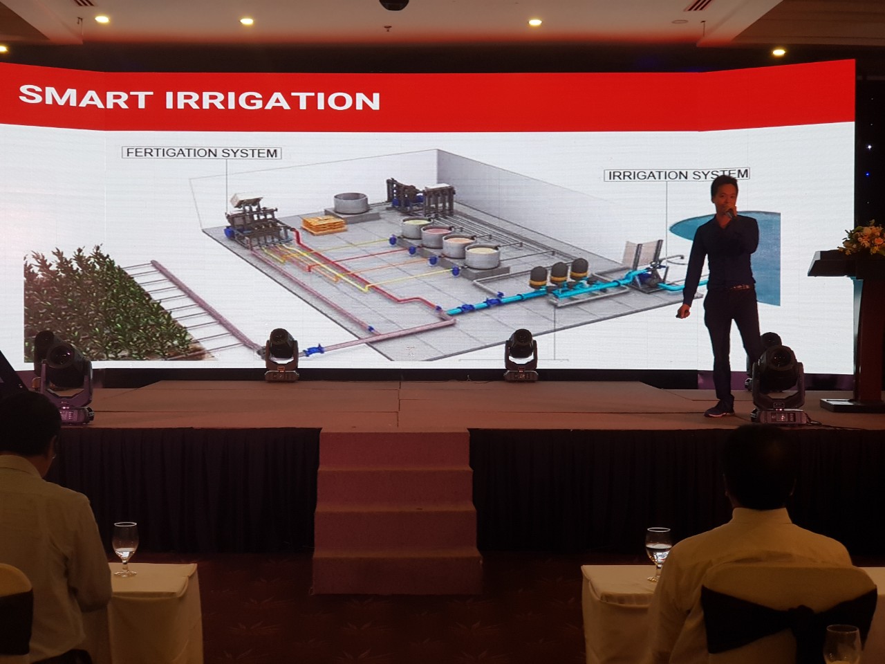 Nextfarm thuyết trình giới thiệu về ứng dụng Nông nghiệp thông minh tại sự kiện Whise 8a692d1d0dd6ed88b4c7